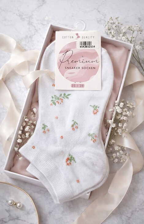 Stopki WiK 36121 Damskie Kwiatuszki 35-42