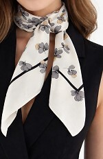 Apaszka Noviti CS025 Płatki Kwiatów