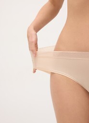 Figi Ysabel Mora 19495